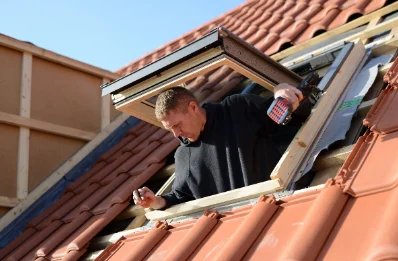 Pose de fenêtres de toit Velux à Villeneuve-la-Rivière
